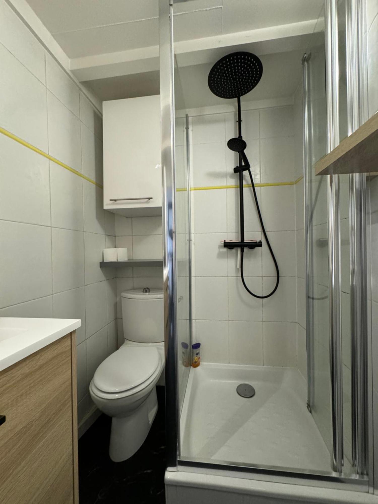 Le Noir Bois Et Blanc - Studio - Wifi - Centre Ville - Entree Autonome Кемпер Экстерьер фото